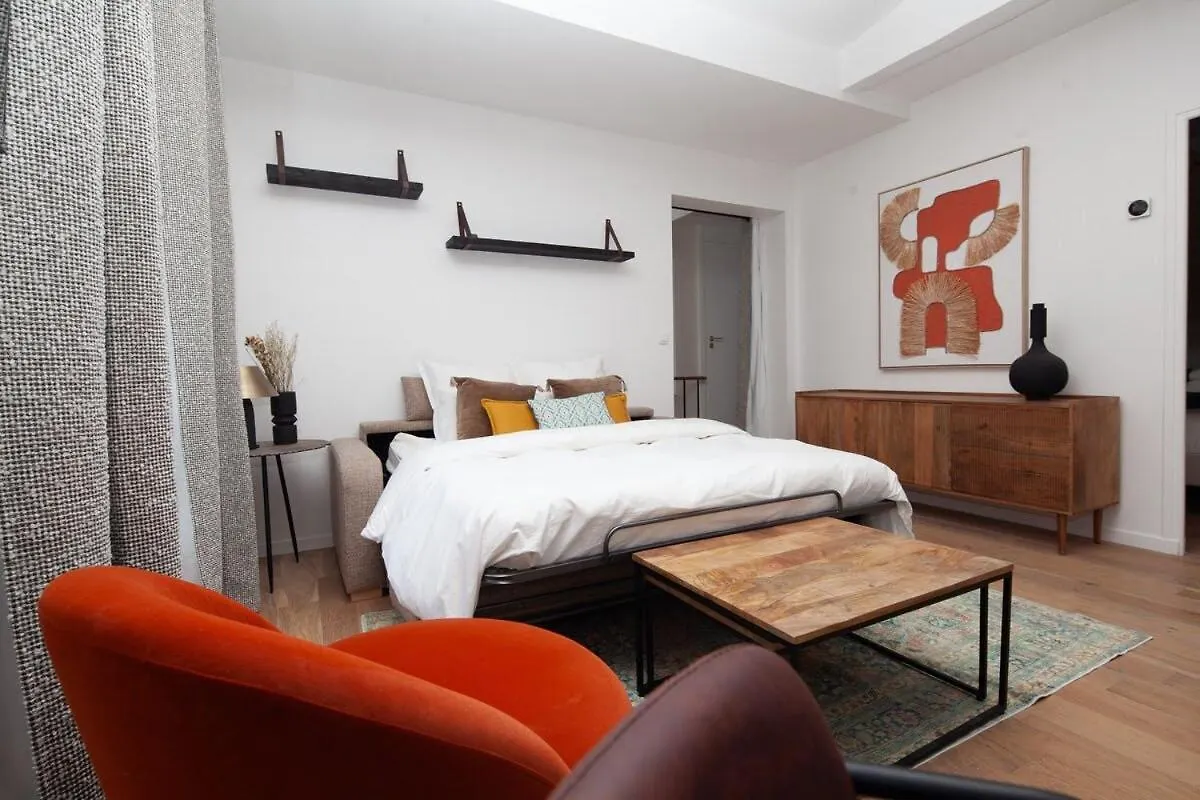 Paris 15 - Tour Montparnasse - Bd Pasteur - 2 Pieces Apartment 0*,  France
